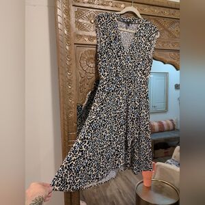 BCBGMaxAzria Black/Blue/White Sleeveless V-Neck Dress